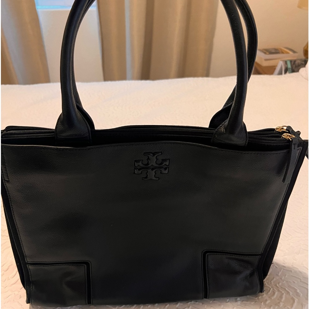Tory Burch tote bag. EUC